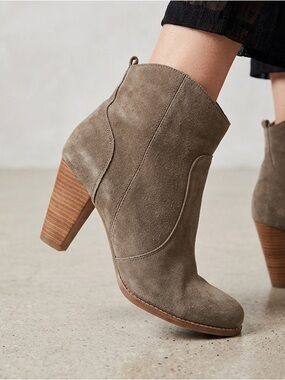 Joie Dalton Suede Leather Side Zip Block High Heel Boot Tan Booties Size 11 US